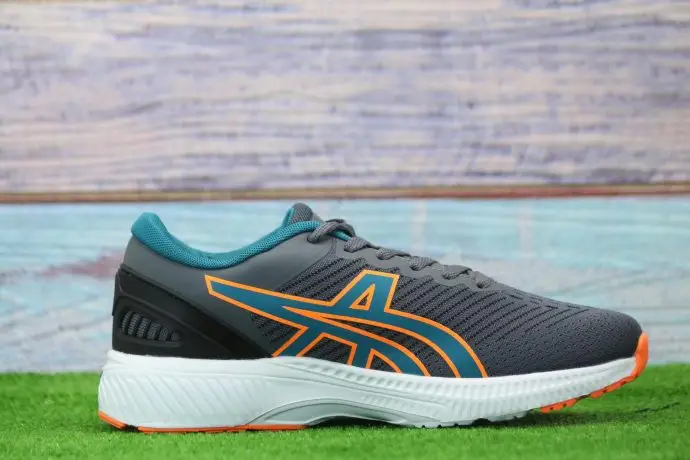⁦حذاء asics m12⁩ - الصورة ⁦9⁩