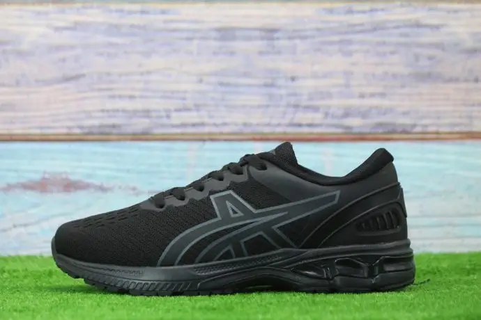 ⁦حذاء asics m12⁩ - الصورة ⁦5⁩