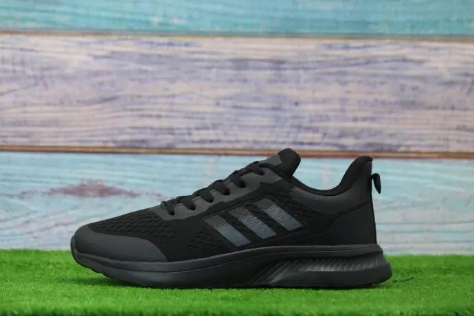 ⁦حذاء adidas m13⁩ - الصورة ⁦3⁩